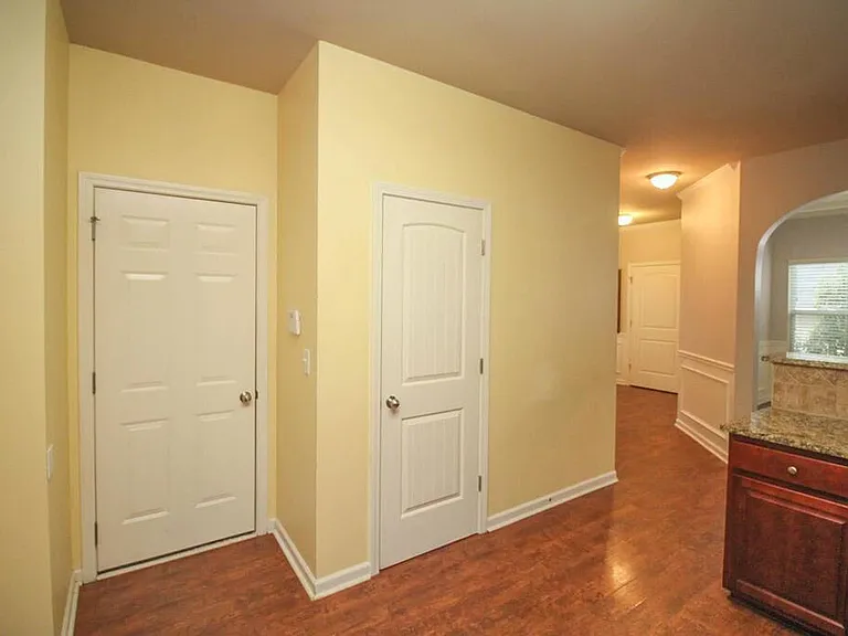 458 Lory Ln — Photo 13