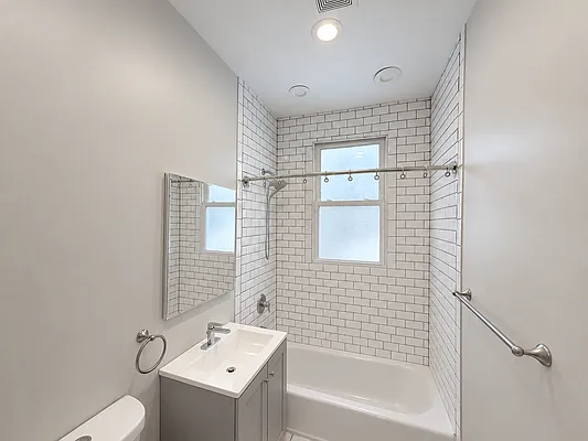 Bathroom, photo 1