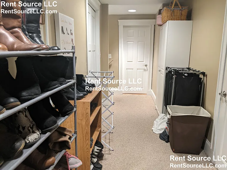 138 W Adams St — Photo 24