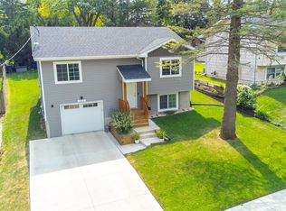 408 Broad St, Des Moines, IA 50315