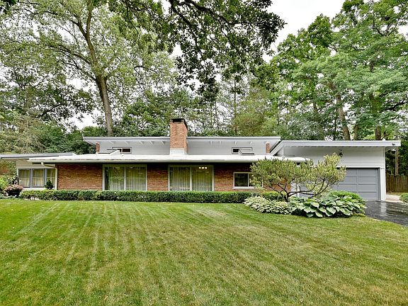 2nd image of 3143 Greenwood Ave