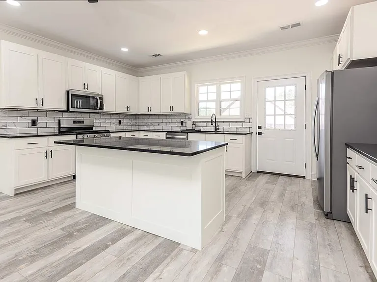 10 Deer Park Dr — Photo 8