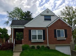 980 Woodbriar Ln, Cincinnati, OH 45238