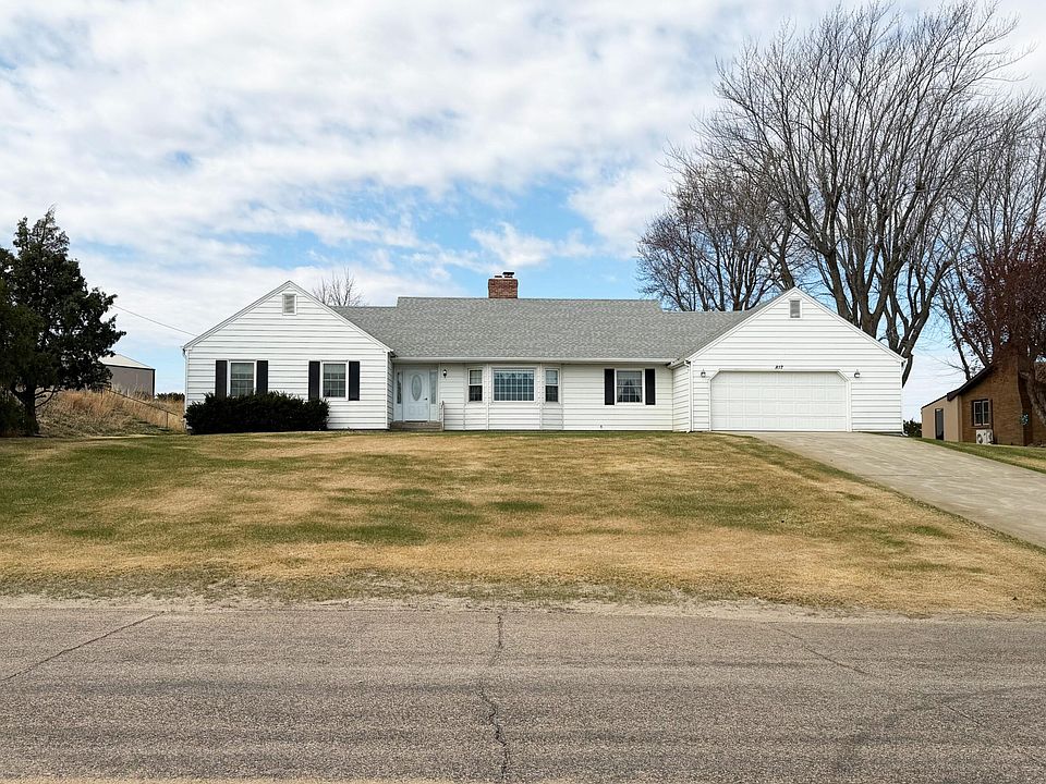 1st image of 820 Skyline Dr