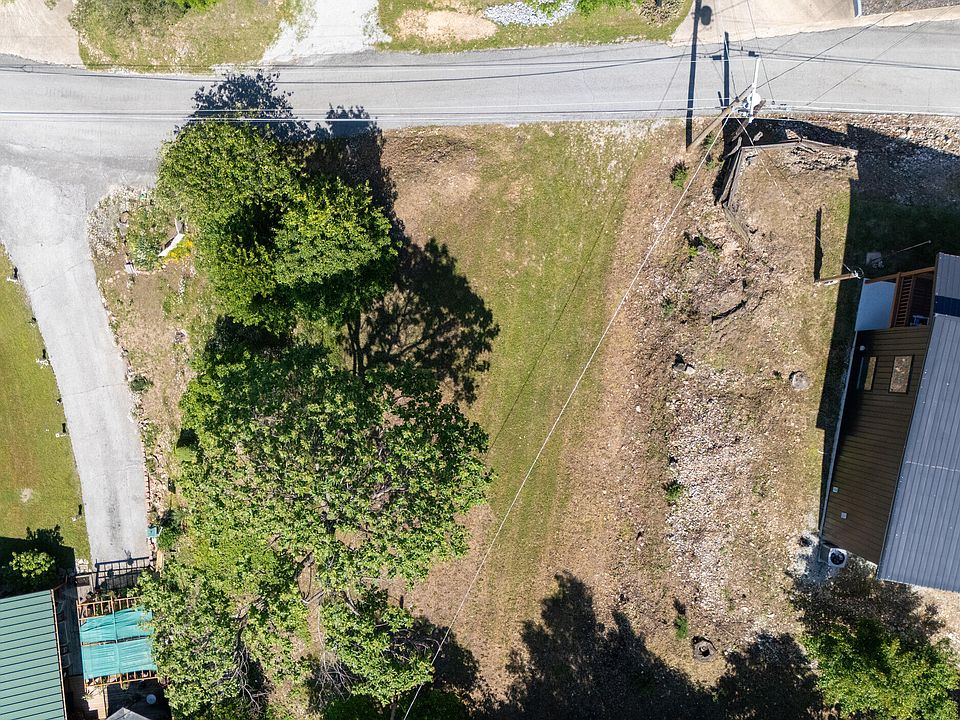 1st image of Seminole Dr