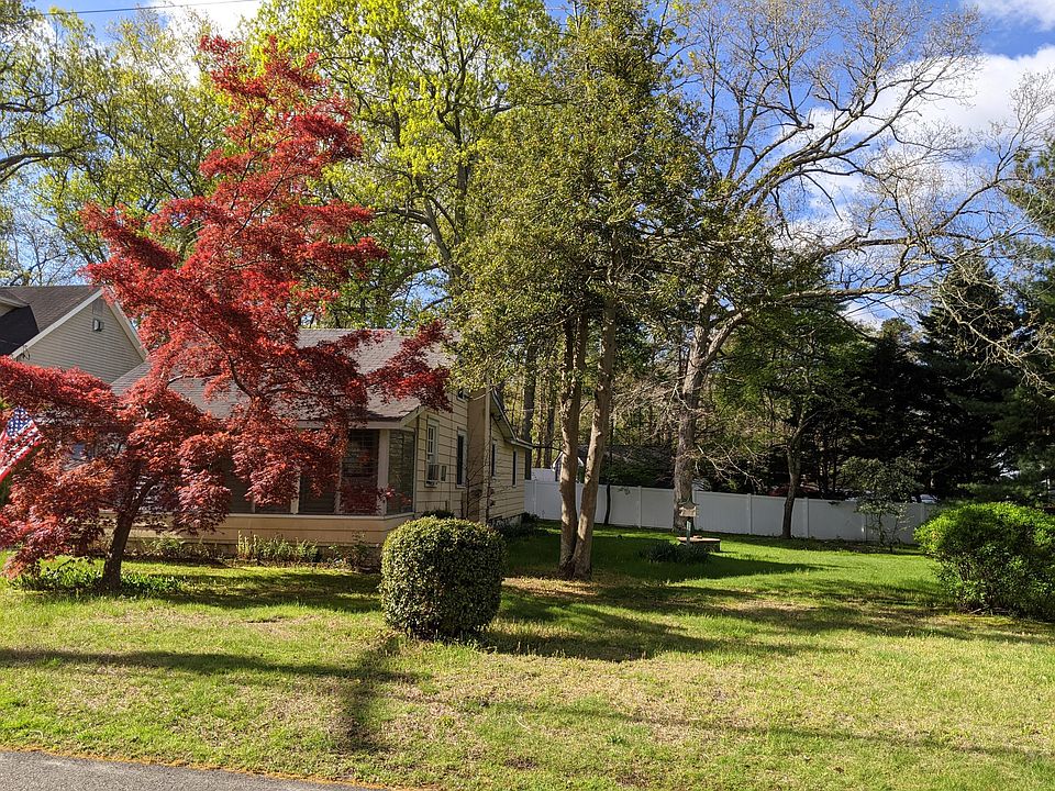 2nd image of 7 Willow Ave