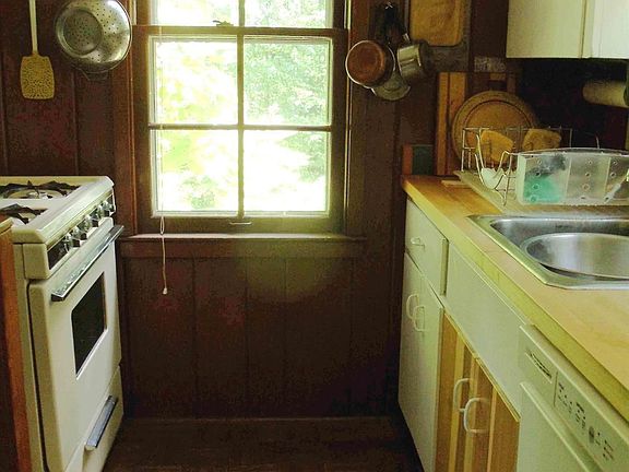 5th image of 1616 Traver St