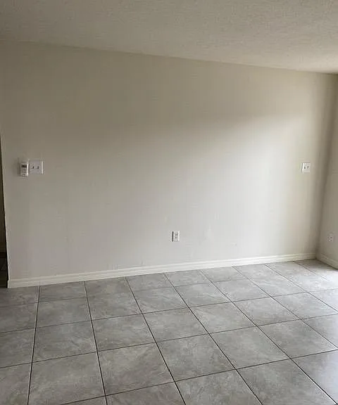 86 4th St #4 — Photo 5