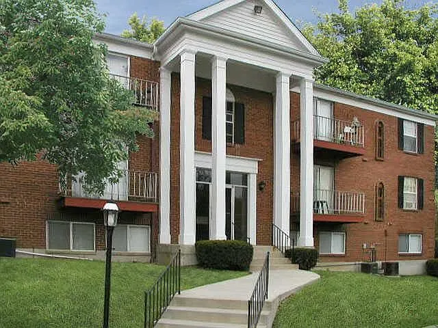 Riverbend Apartments — Photo 4
