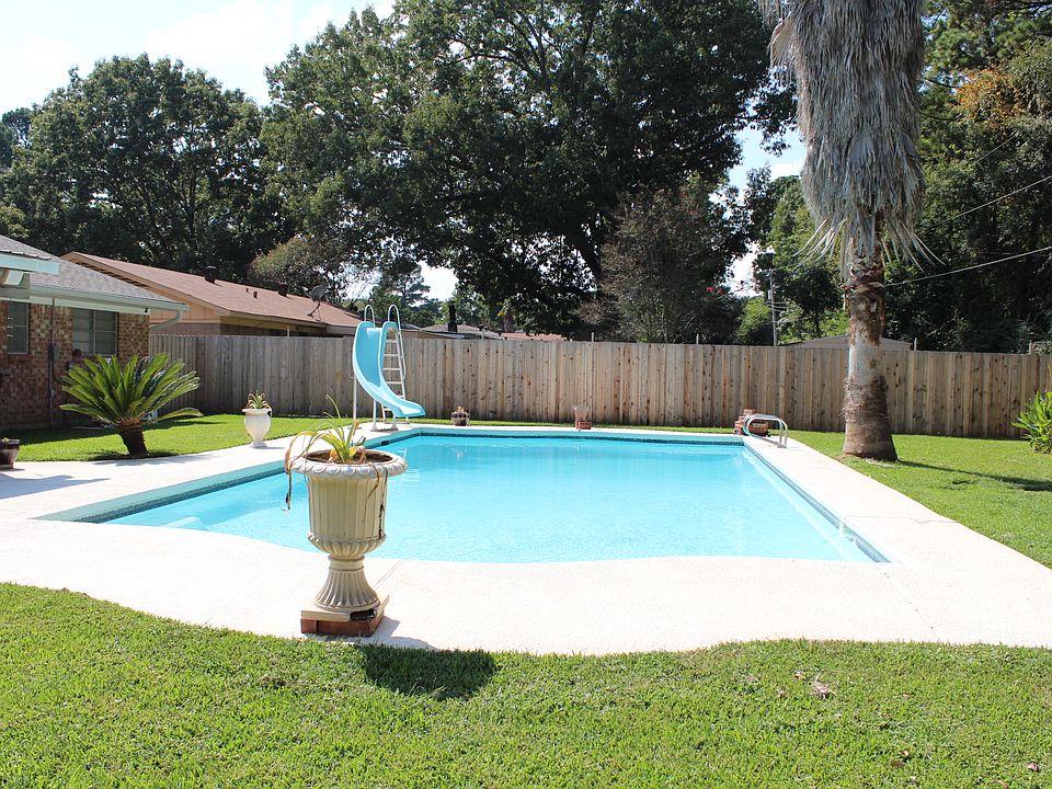 2nd image of 5612 Cross Timbers Dr