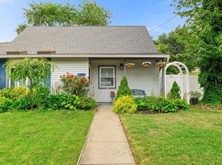 718 Wren Ct, West Hempstead, NY 11552