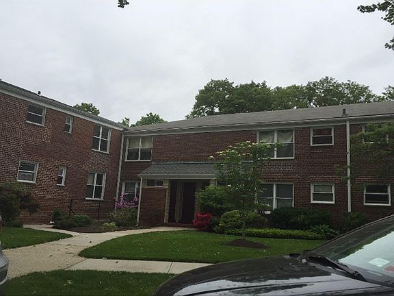3rd image of 37 Edwards St APT G1