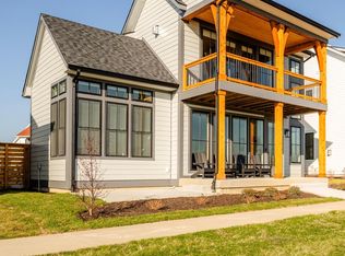 269 Waters Edge Dr, Saint Joseph, MI 49085
