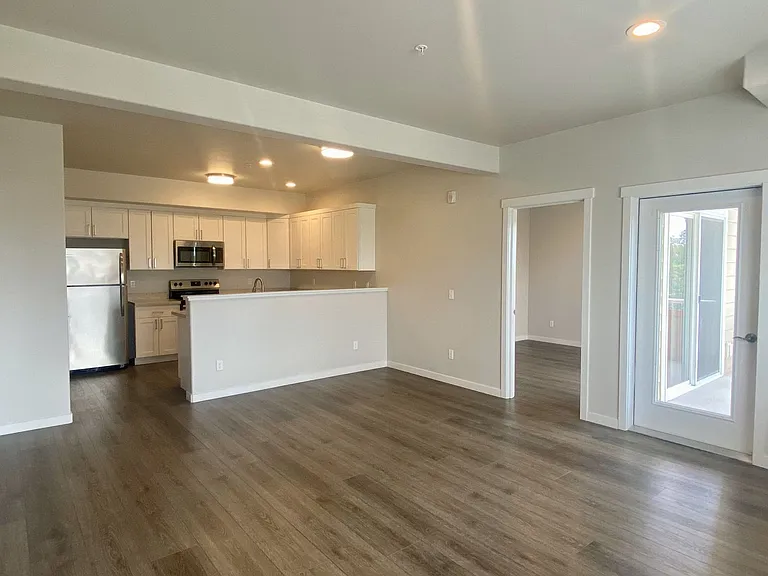 809 S Emerson St — Photo 4