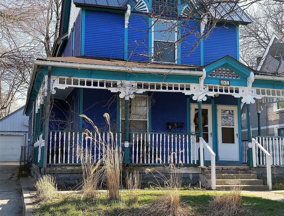 2nd image of 934 Thomas St SE