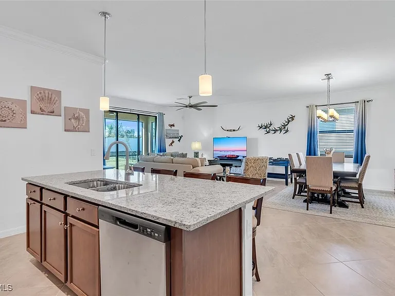 14650 Cantabria Dr — Photo 10