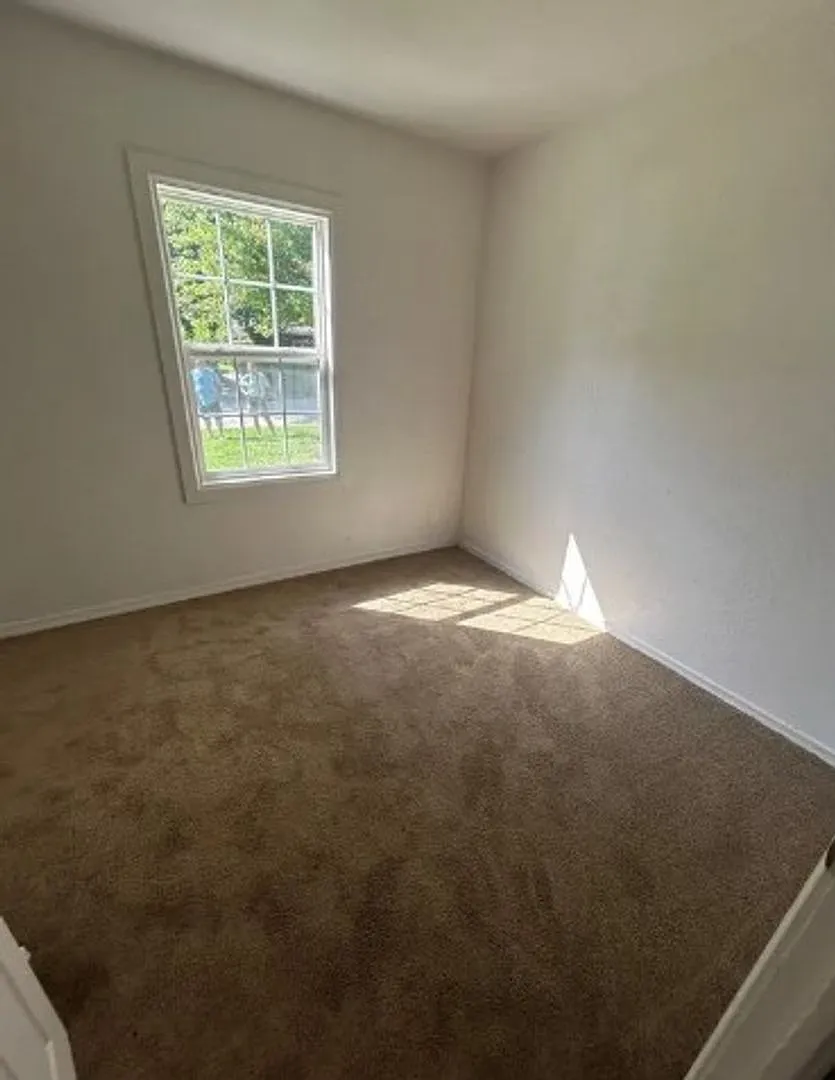 For Lease — Photo 3