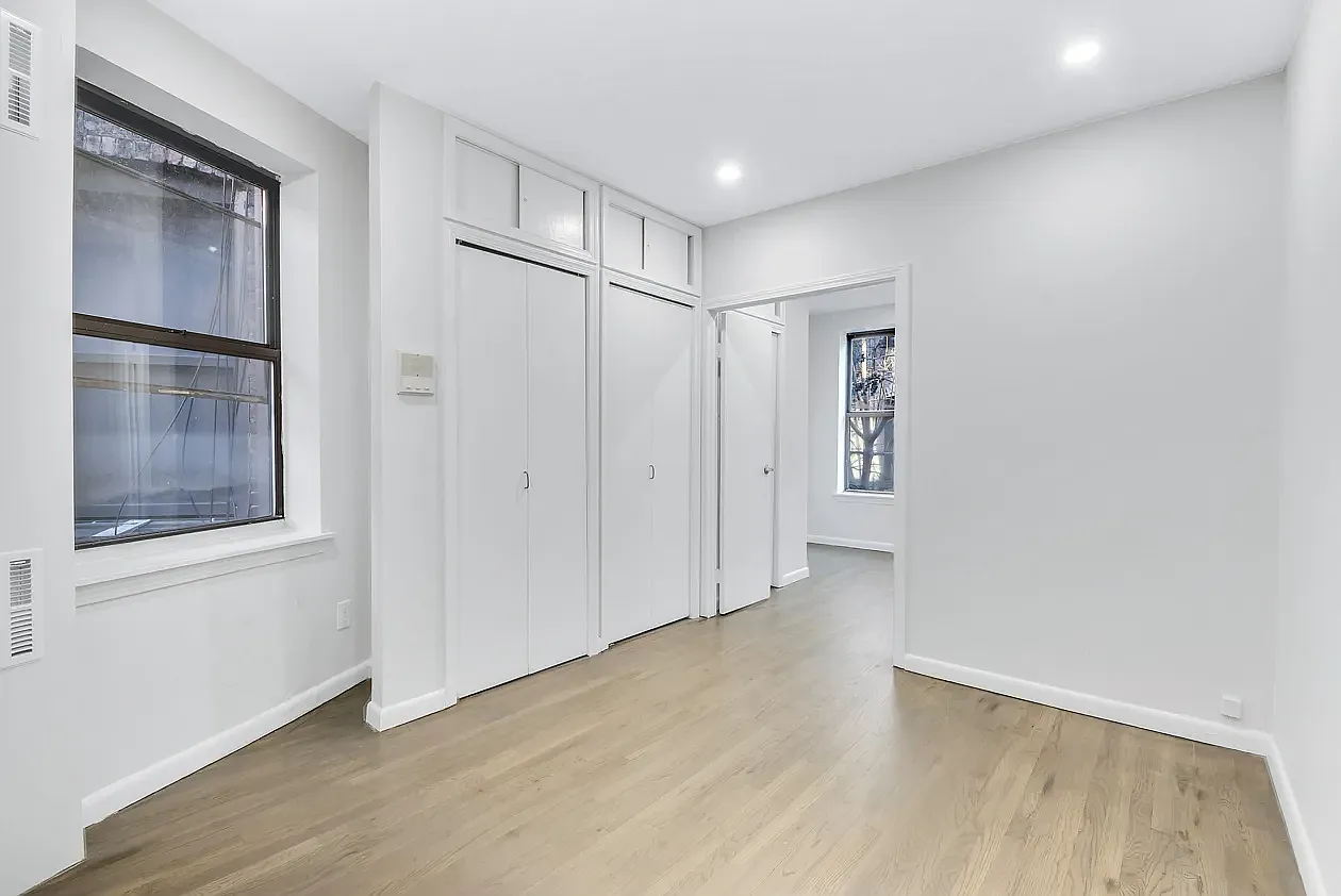 414 West 49th Street — Photo 3