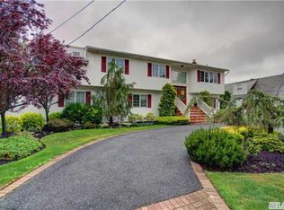 192 Commonwealth Ave, Massapequa, NY 11758