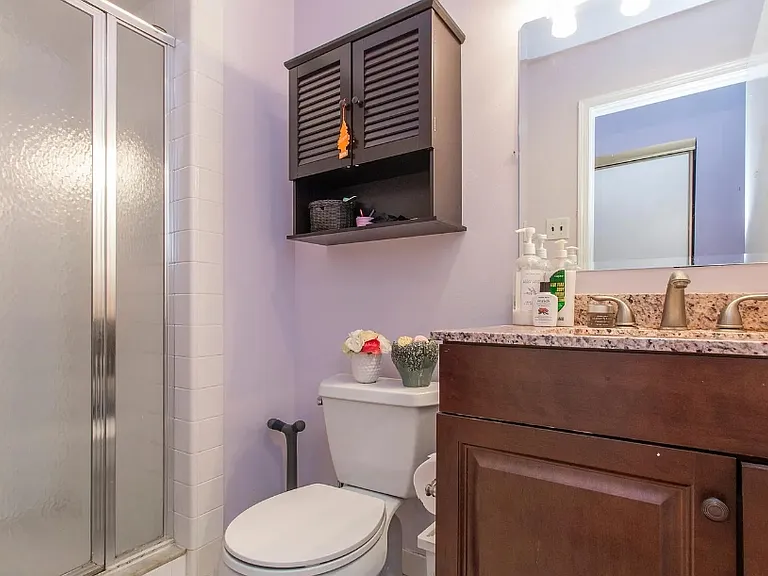 162 Woodstream Dr #5 — Photo 7