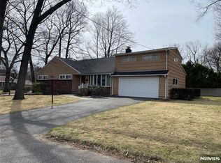 225 12th St, Cresskill, NJ 07626