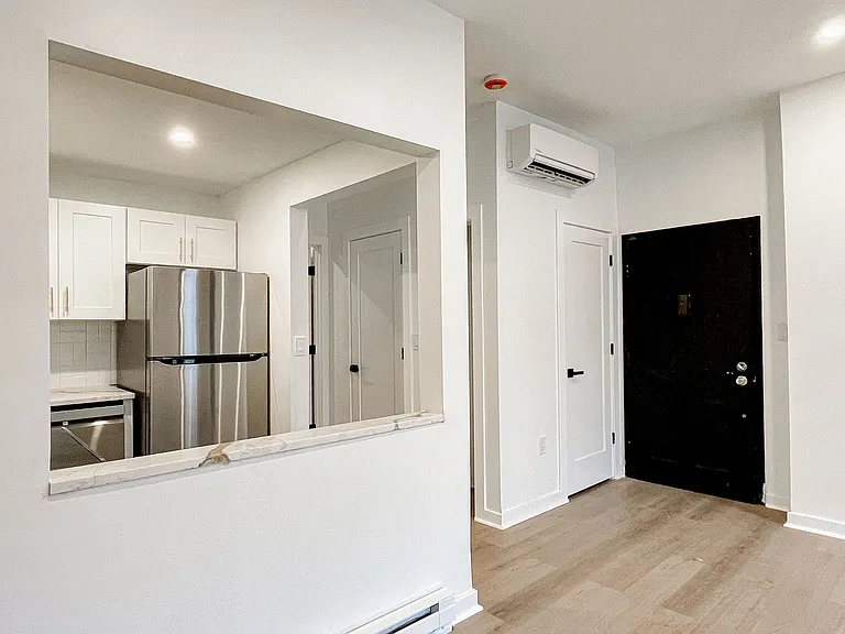 208 Warren St — Photo 100