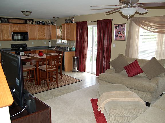 OPEN floor plan (26 x 17)