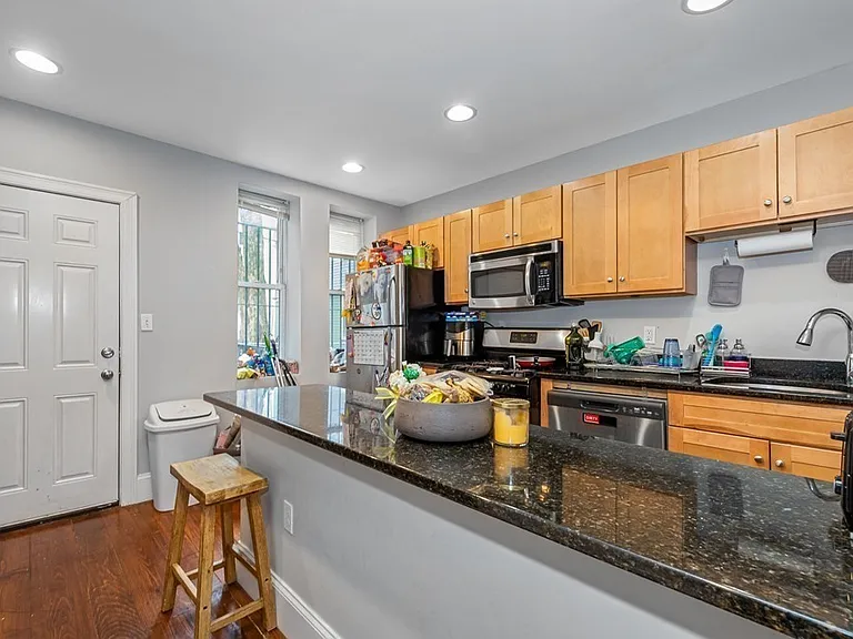 16 Sewall St #1A — Photo 2
