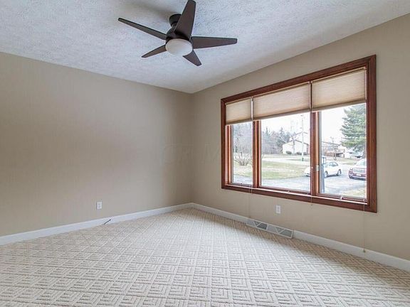 5th image of 7455 Woodale Dr NW