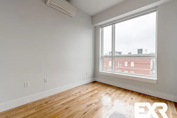Rented by EXR | media 7