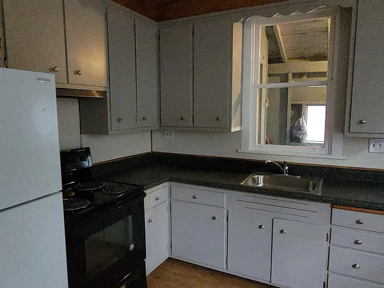 324 Spring St #1 — Photo 40