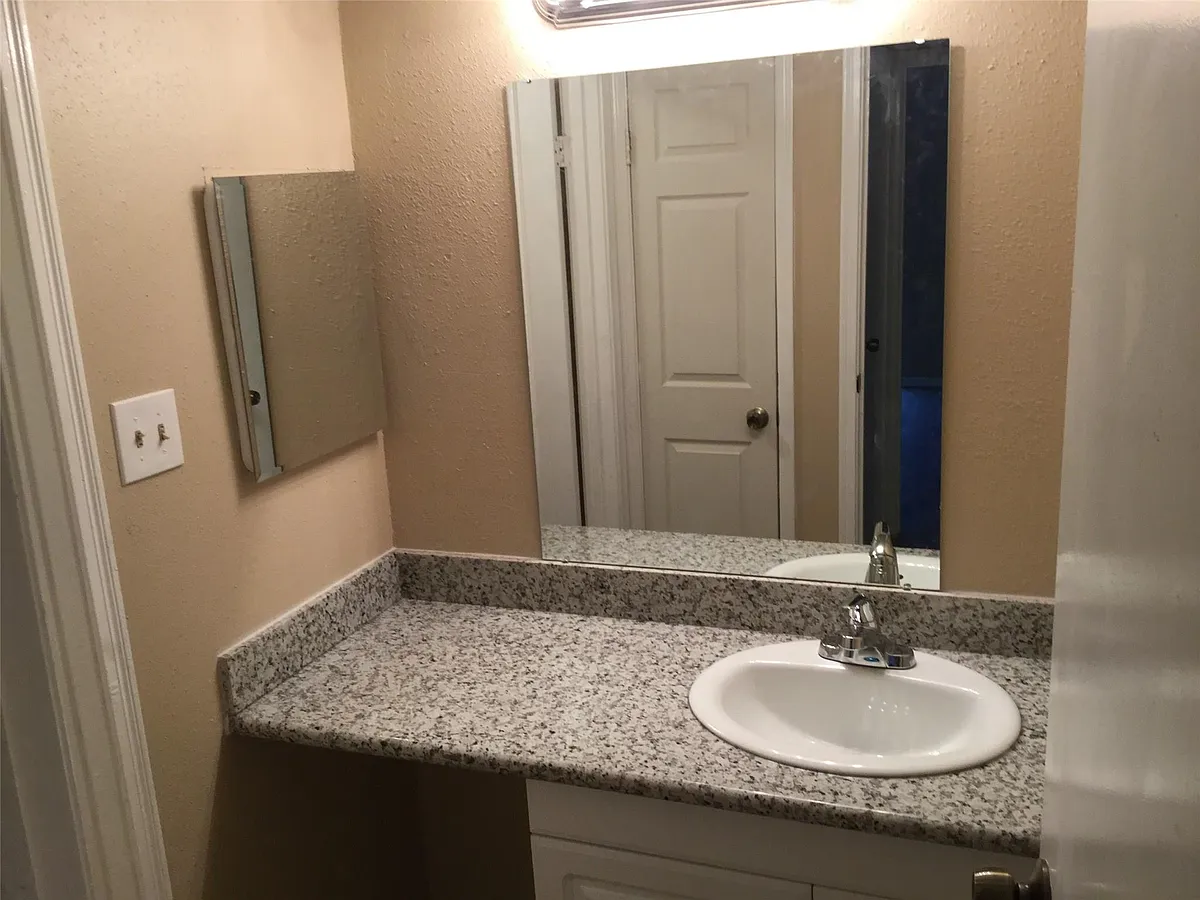 Building Photo - 2120 El Paseo St #1807