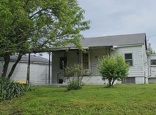 4801 Quail Run Rd, Salem, IL 62881