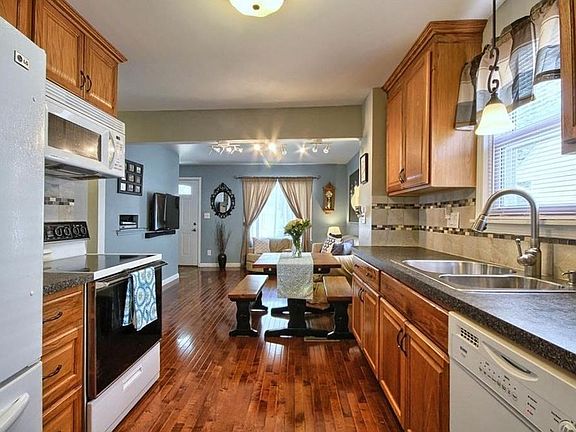 4th image of 4658 Weddell St