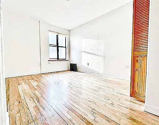 3rd image of 112 Haven Ave APT 56