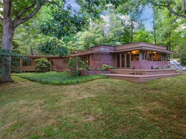 6 Bayberry Drive, Pleasantville, NY 10570