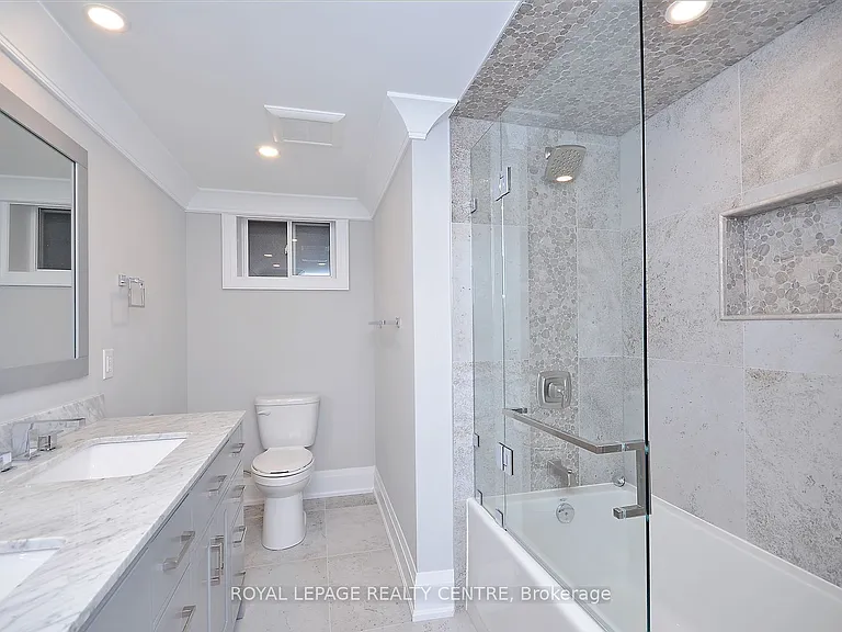 326 Slade Cres #LOWER — Photo 23