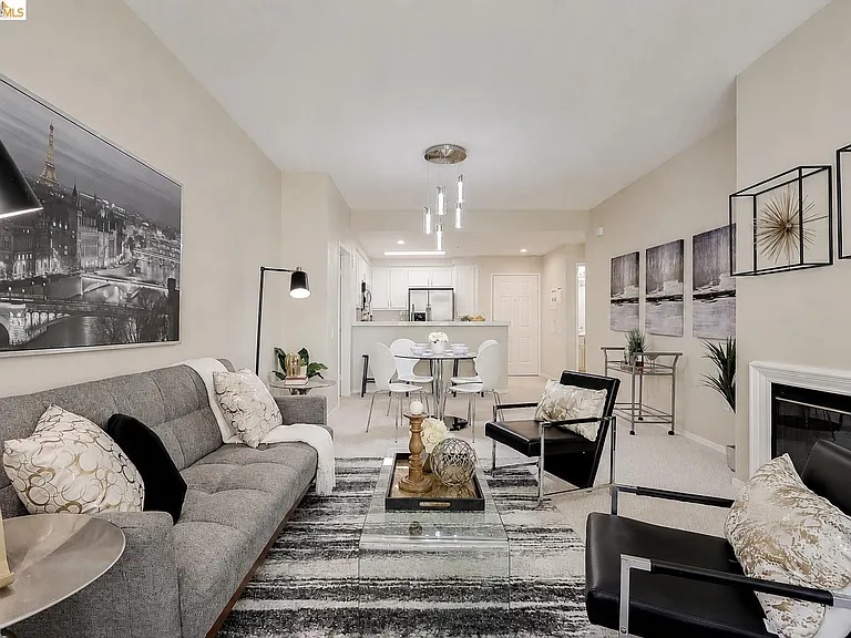 200 Caldecott Ln #108 — Photo 12