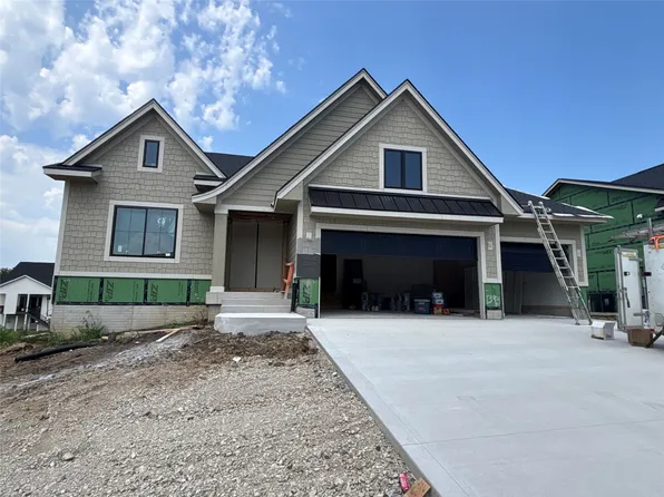 8294 Edgewood Ct, West Des Moines, IA 50266