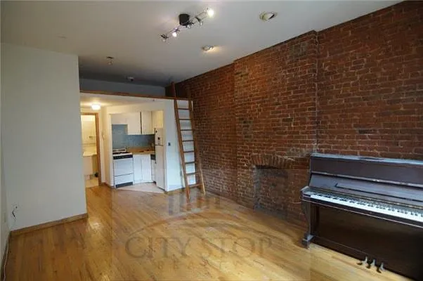 Rented by City Stop Realty | media 17