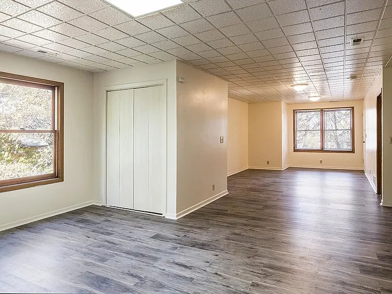 1910 Feronia Ave — Photo 2