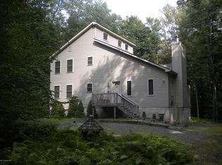 67 Sheffick Dr, Gouldsboro, PA 18424