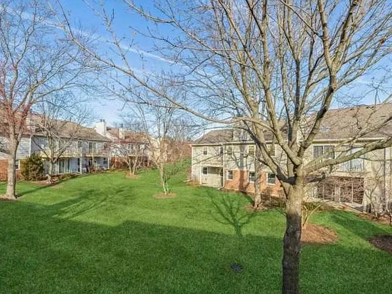 2400 Mallow Ct — Photo 12