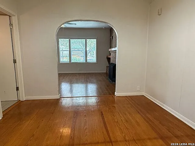 1910 McKinley Ave — Photo 8