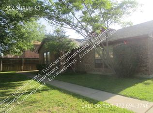 212 Shrum Ct, Irving, TX 75060