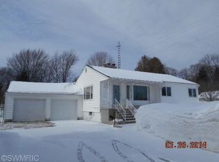 709 Saint Catherine St, Ludington, MI 49431