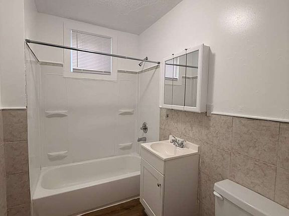3rd image of 59 Derby Ave #2L