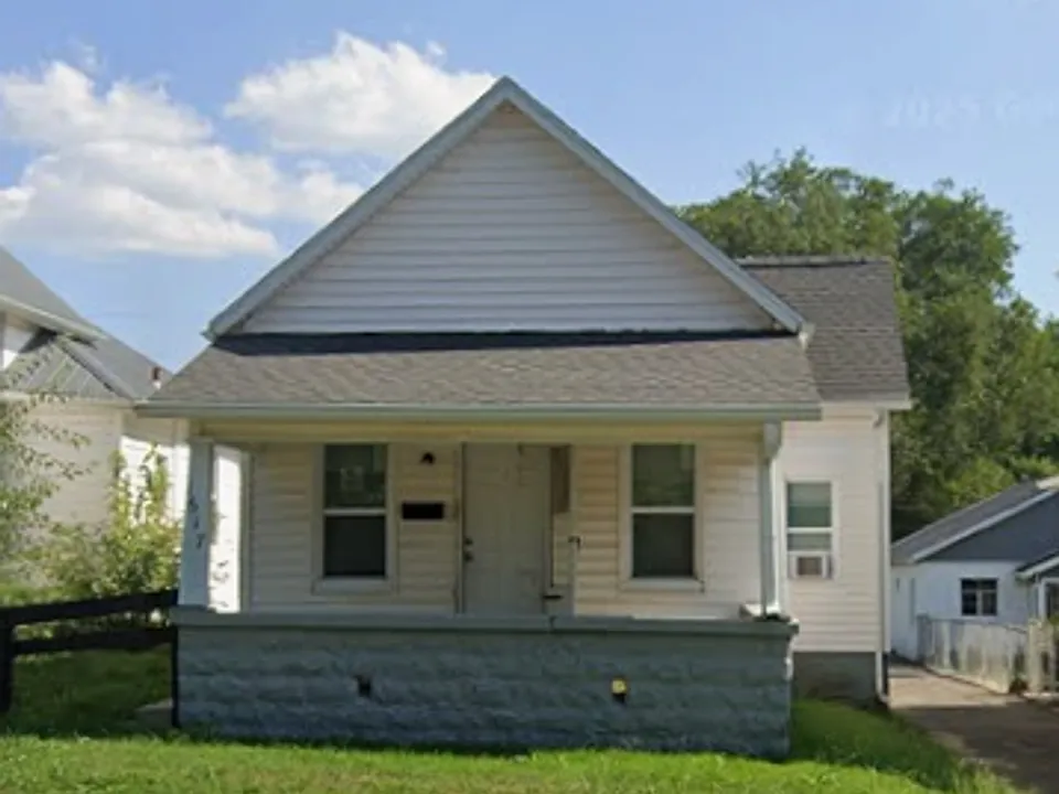 1617 George St