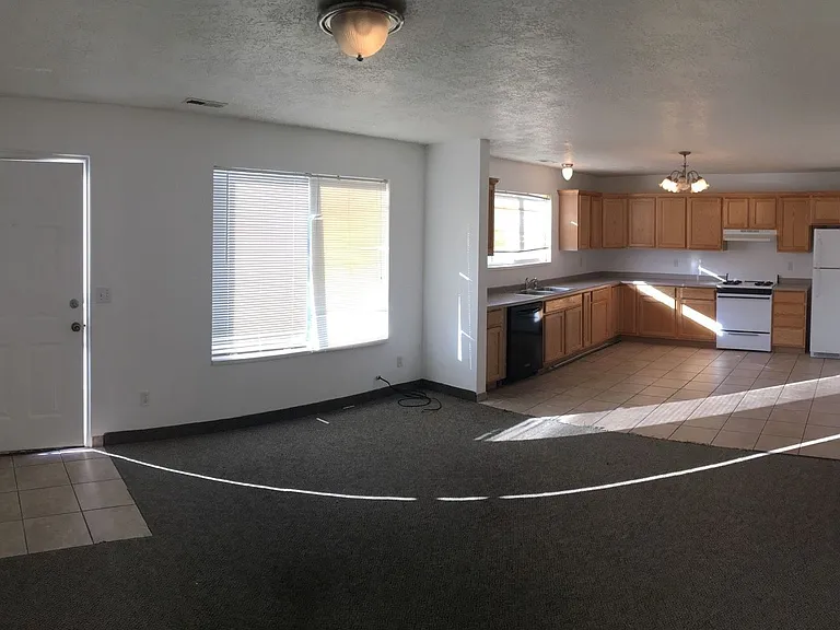 144 N 100 W #3 — Photo 8