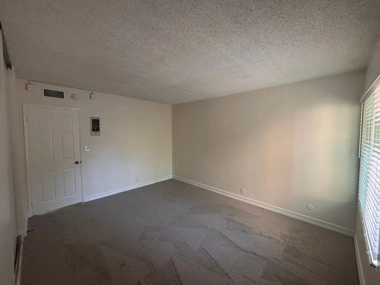 University Terrace Apartments — Photo 4